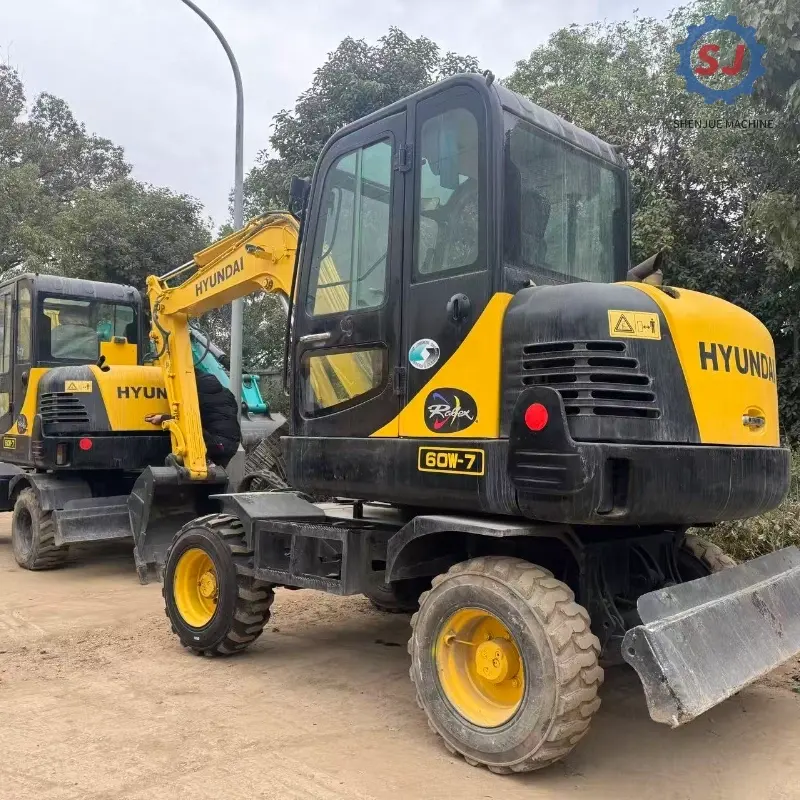 Mini Hot Sale Used HYUNDAI 60W-7 Compact Wheeled Excavator Agricultural Solution