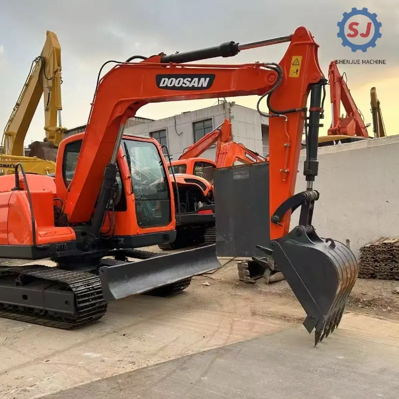 Used Doosan DX80 Hydraulic Excavator
